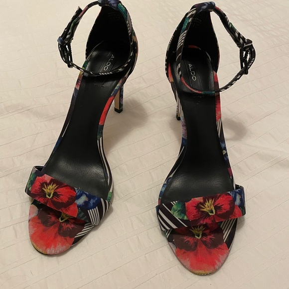 Floral Print Stiletto - Picture 1 of 5